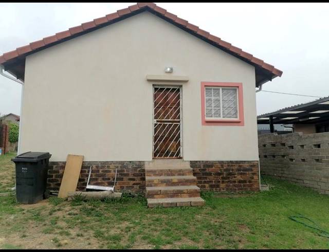 2 BEDROOM HOUSE FOR SALE IN COSMO CITY